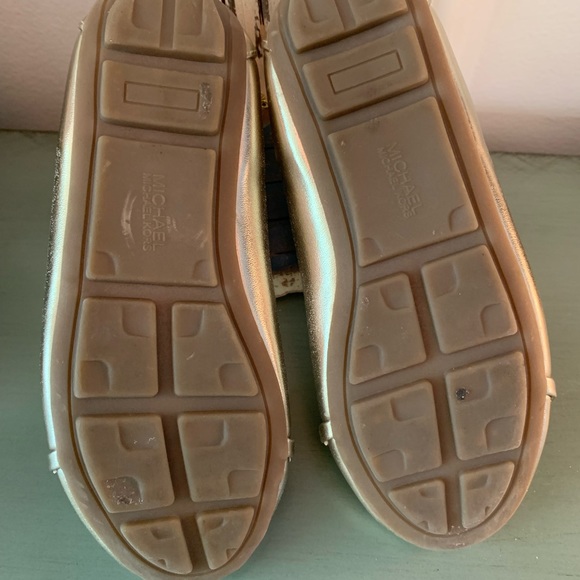 Michael Kors - GIRLS gold ballet slipper. Very good used  size 11 - Picture 4 of 5